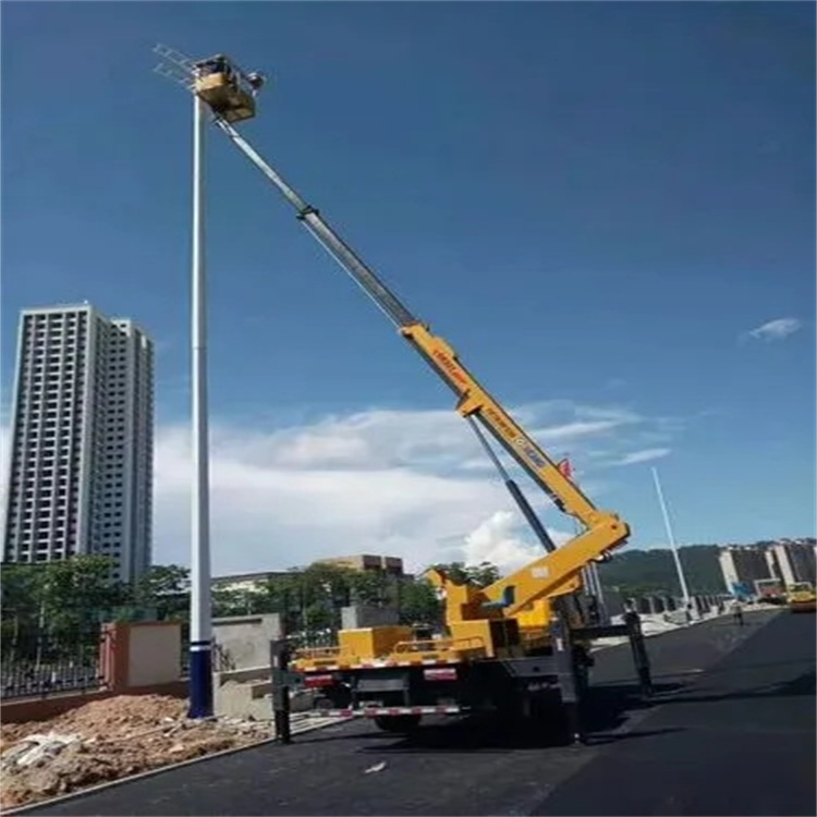 蓬莱镇维修路灯的曲臂升降车出租